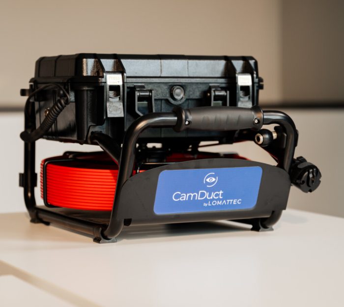 een camduct inspectiecamera die op een tafel ligt